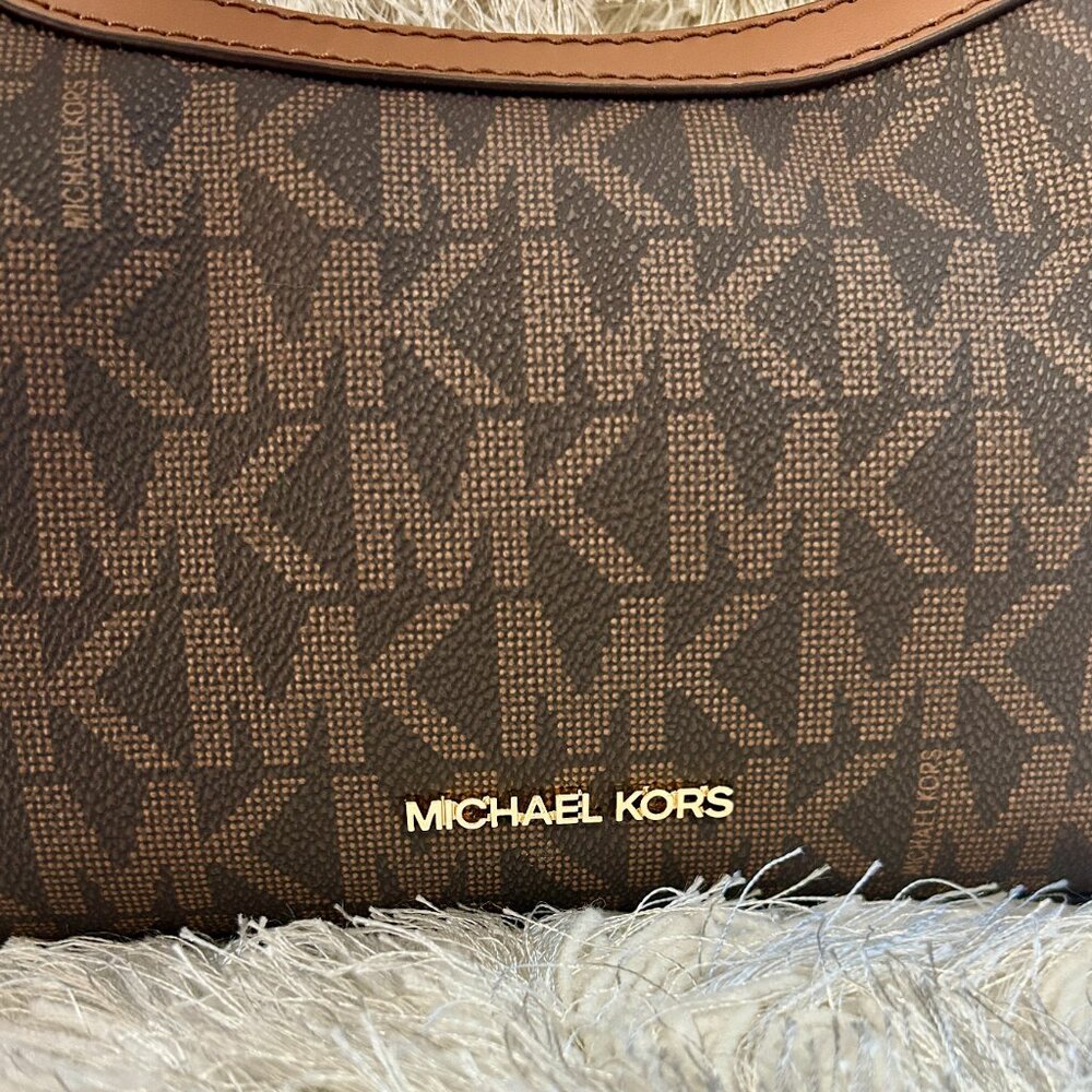 Michael Kors Maeve MD Pouchette (Brown) NWT - Picture 2 of 7